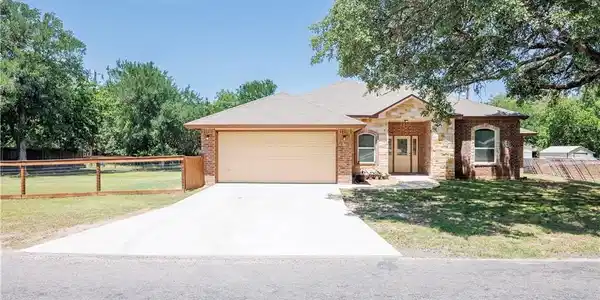 33 Cottonwood Loop