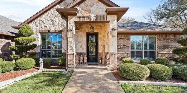 100 Eagle Landing Drive