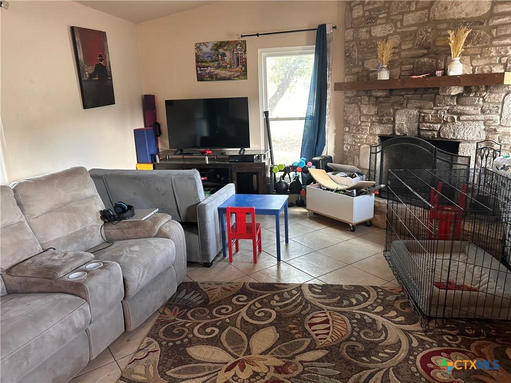 Image 3: living room