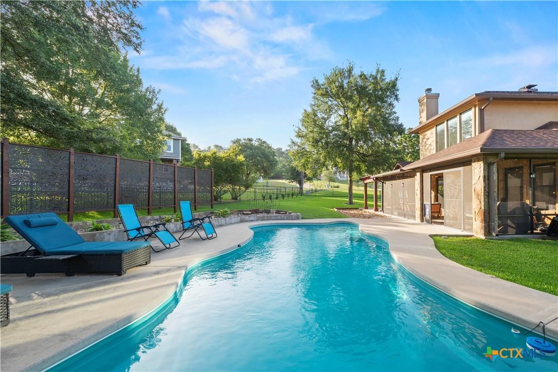 Image 1: POOL!!