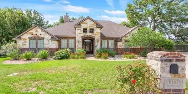 3313 Breakers Cove Cove