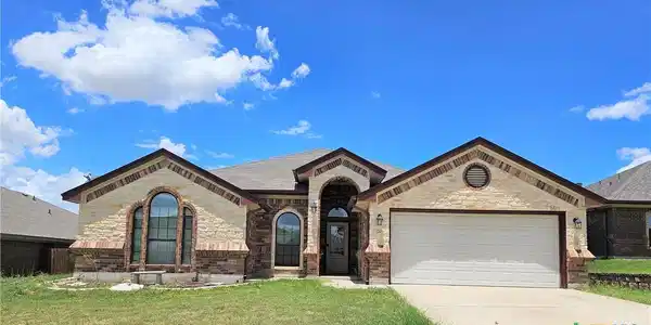 2705 Legacy Lane