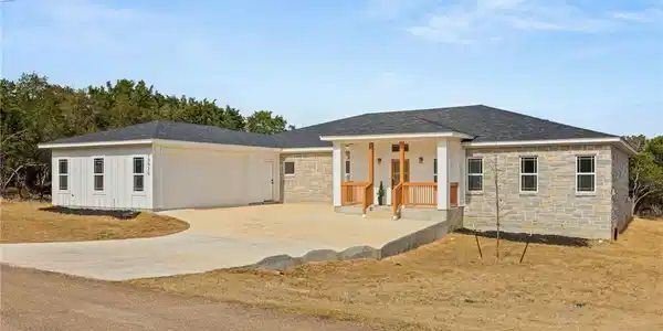 15920 Salado Drive