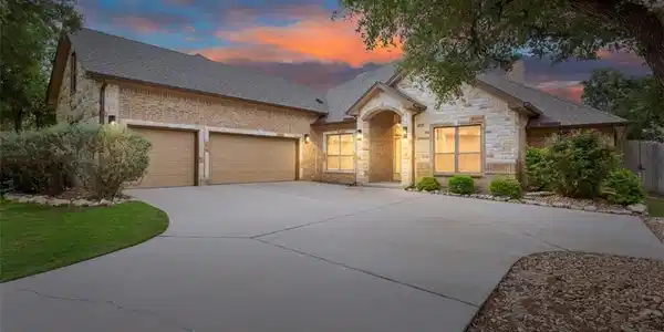 4 Salta Court