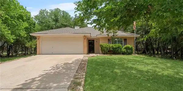 8 Dog Wood Court