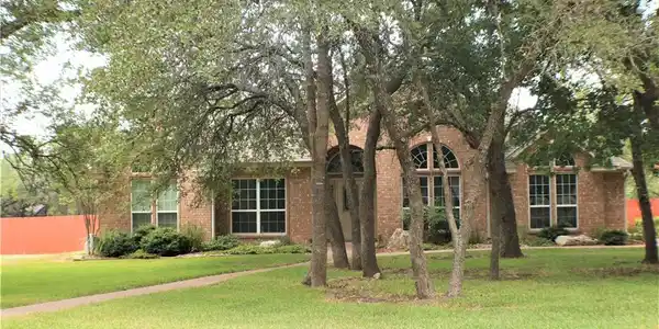 5 Holly Oaks Drive
