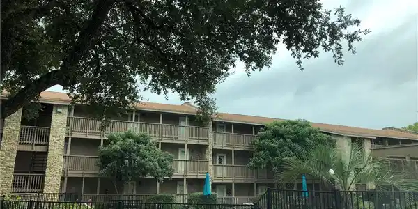 2 Cliffhouse Drive
