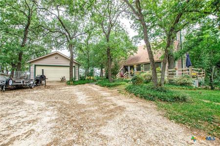 812 Lake Road