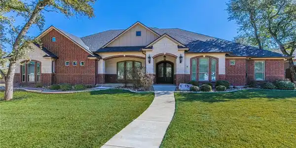 13 Lago Verde Lane