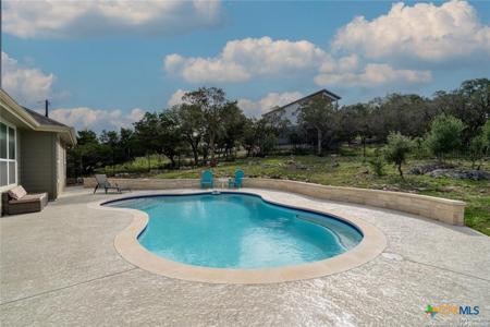 1587 Lakeshore Drive