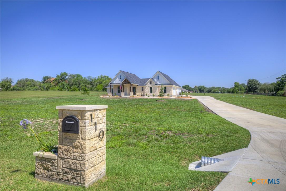 Image 2: Welcome to 110 Lake Village, Seguin, TX