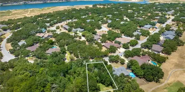 Image 4: View Showing Distance from Lake Travis