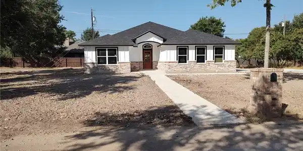 24 Shetland Drive