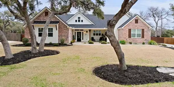 8 Riverstone Parkway