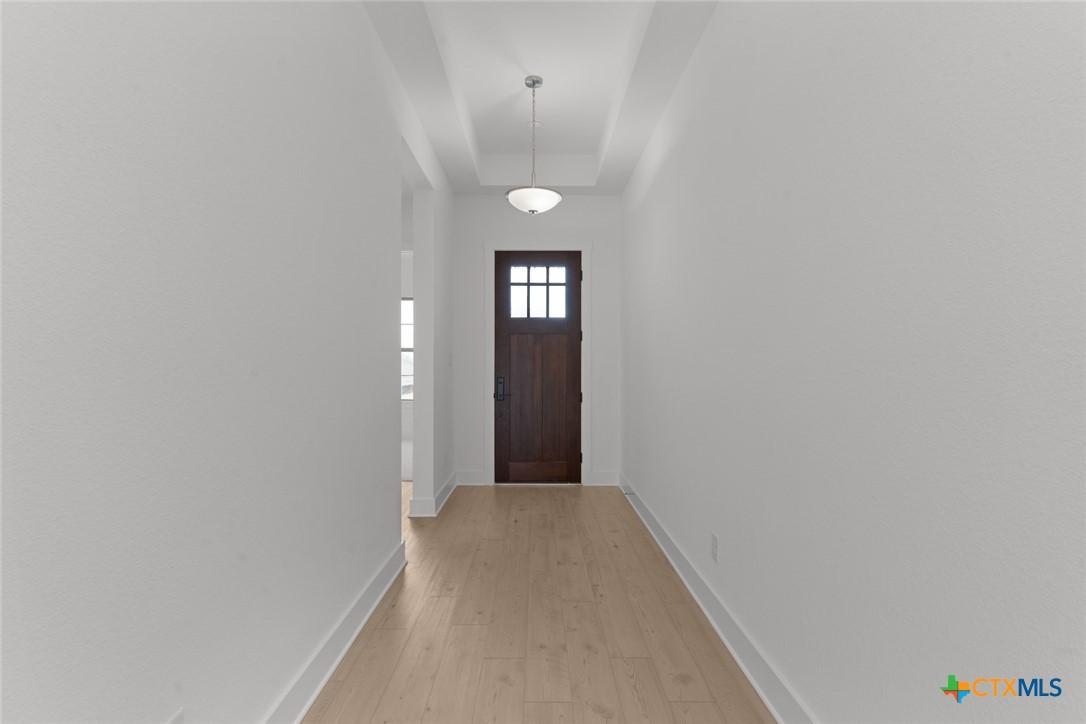 Image 3: Nolte Farms_Caden Hill Country_Home Site 4_Foyer