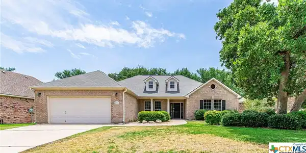 2901 Amber Forest Trail