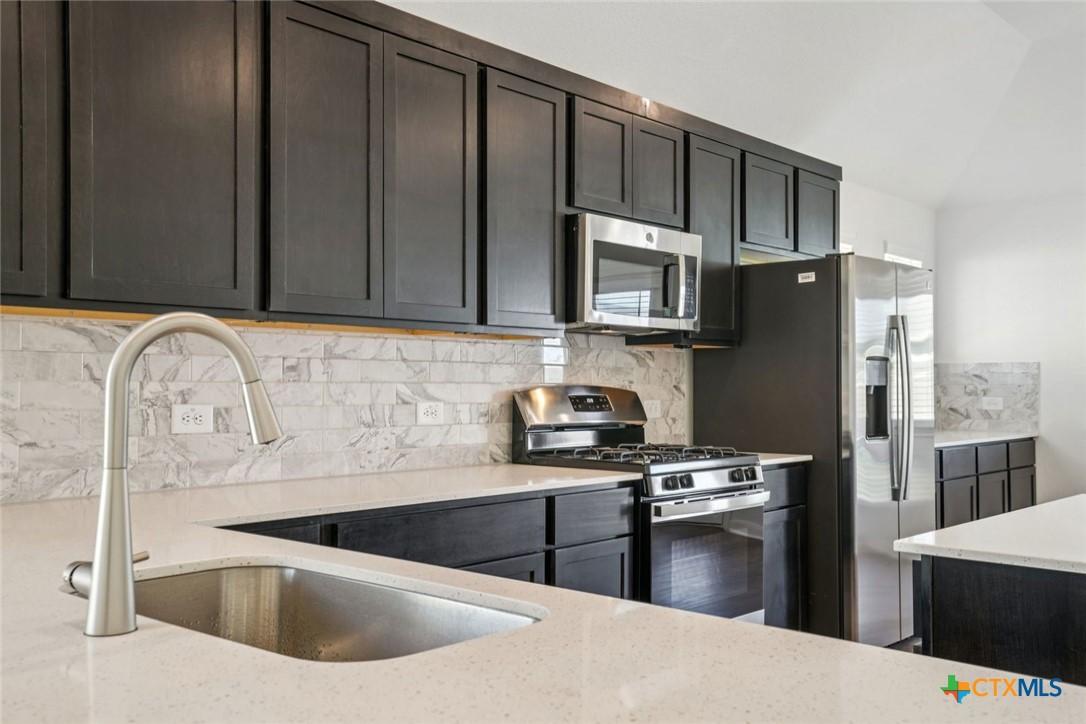 Image 3: 11-web-or-mls-3721 Pin Oak Hls-S1901-011