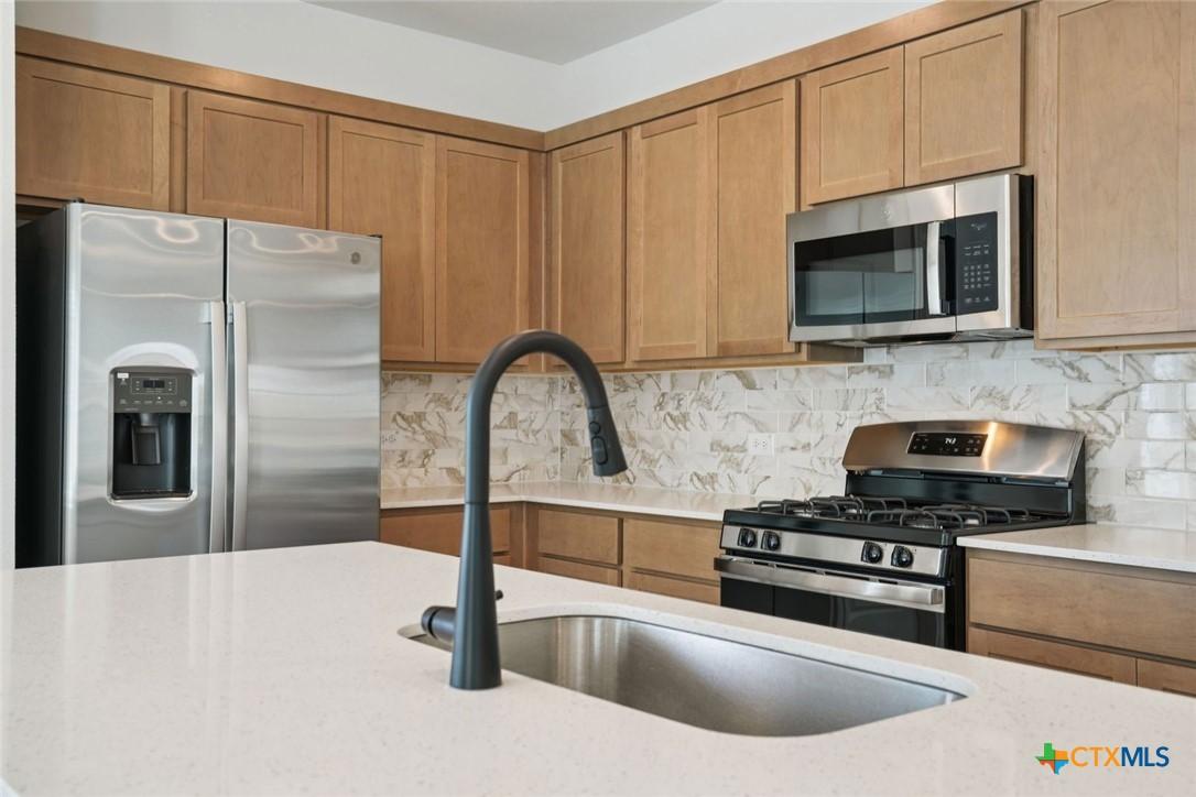 Image 3: 12-web-or-mls-3732 Canby Oak Blf-S1901-012