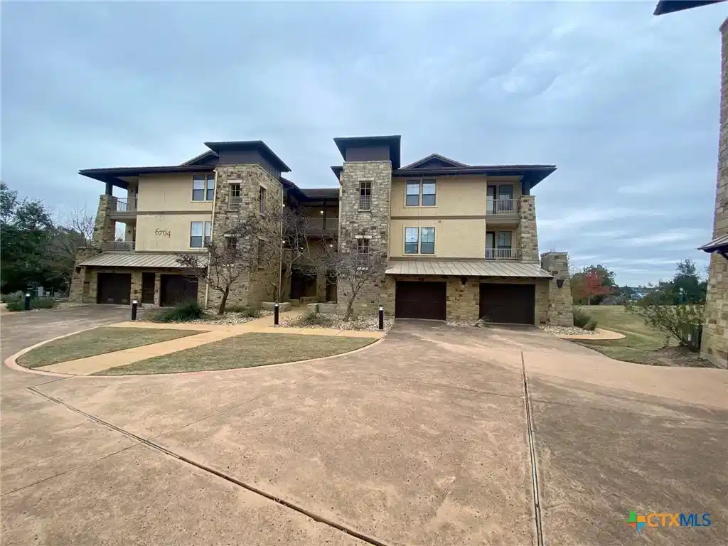 Image 1: exterior
