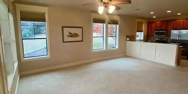Image 3: living/kitchen