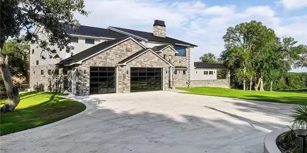 271 Arrowhead Point Road