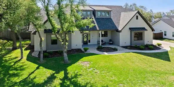 10 Riverstone Parkway