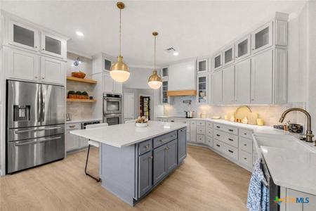 4826 Lago Vista Drive