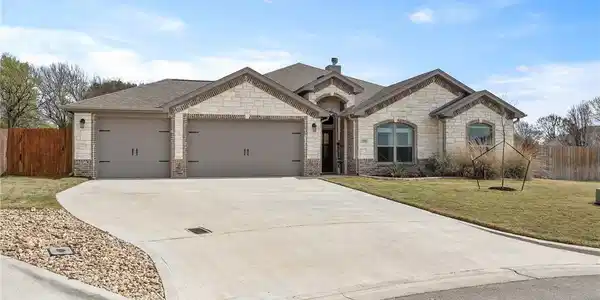 3416 Longfellow Drive