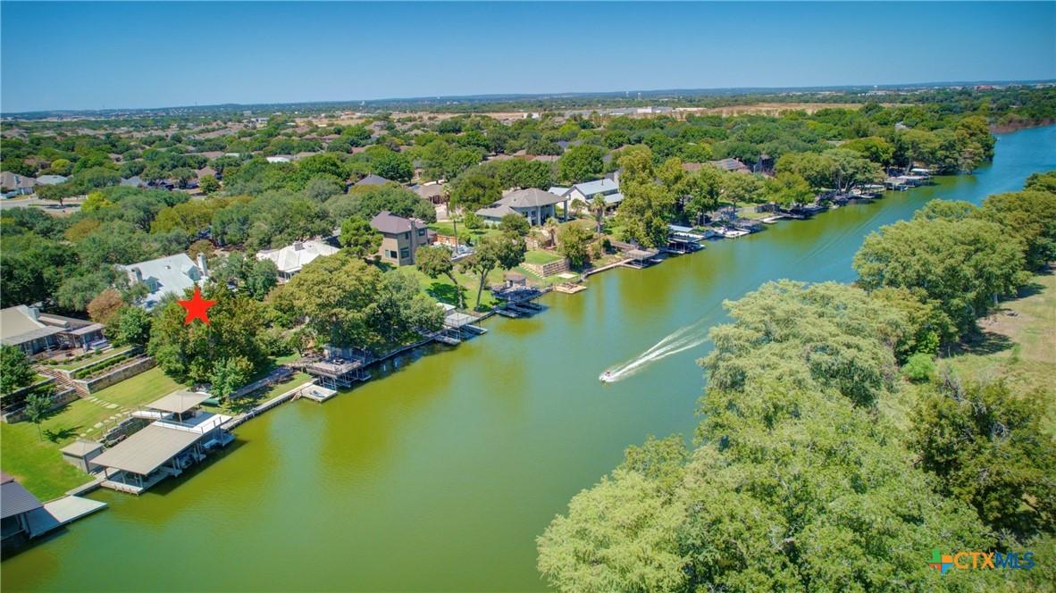 Image 1: Ariel back view on Lake Dunlap