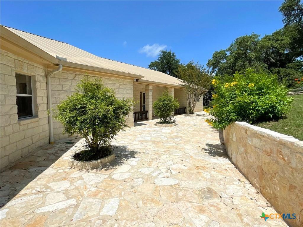 Image 4: Front Courtyard
