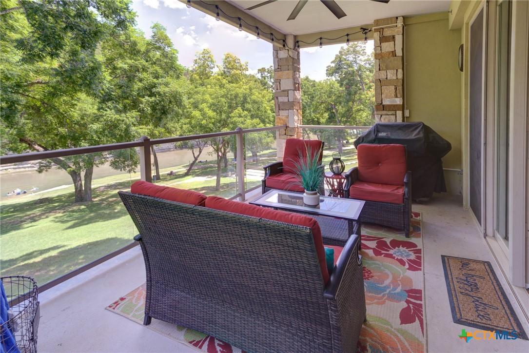 Image 1: Spectacular Riverfront Views from the balcony.