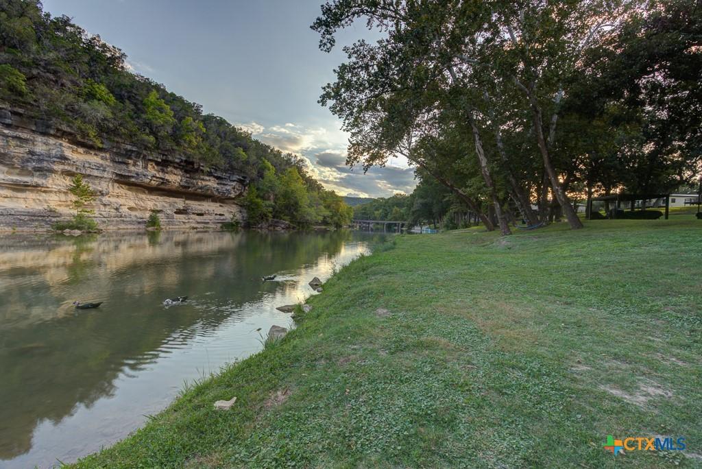 Image 3: Beautiful Riverfront Canyon Views.