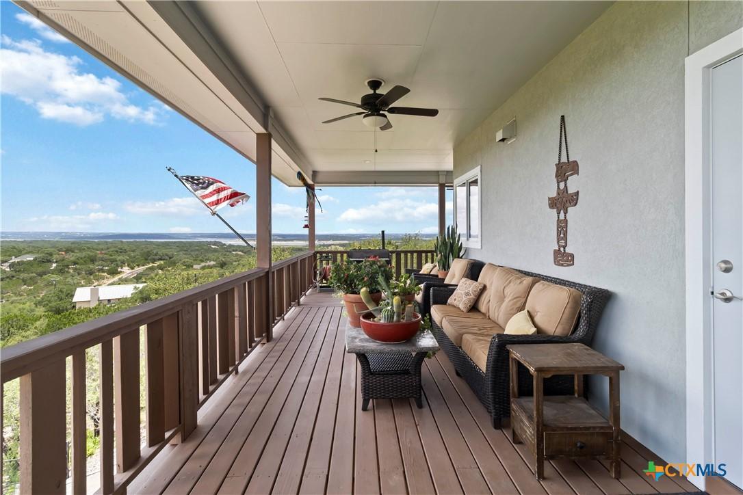 Image 4: Panoramic Hill Country and Lake Views