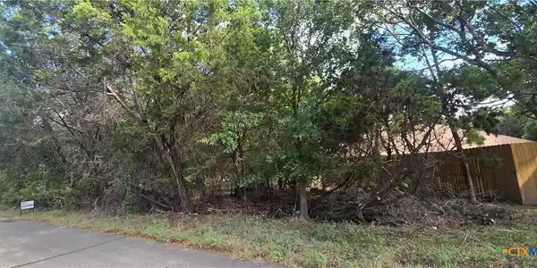 5594 Denmans Loop