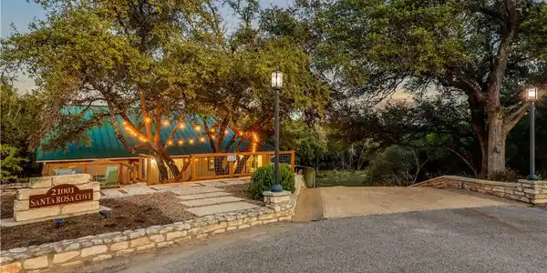 21001 Santa Rosa Cove
