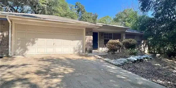 6 E Wichita Lane