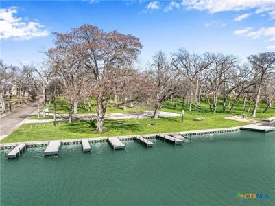 1077 River Rock