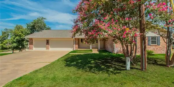 26 S Cliffwood Circle