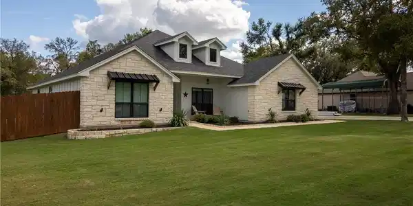 90 Oakmont Circle