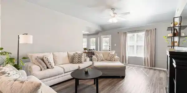 2110 Lincoln Court