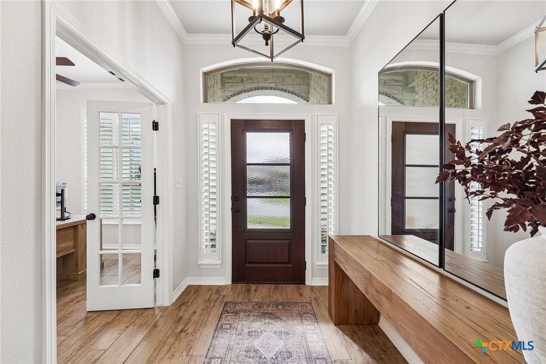 Image 4: Entry Foyer