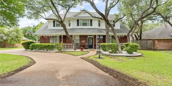 506 Northcliffe Drive