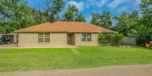 27 S Sherwood Drive