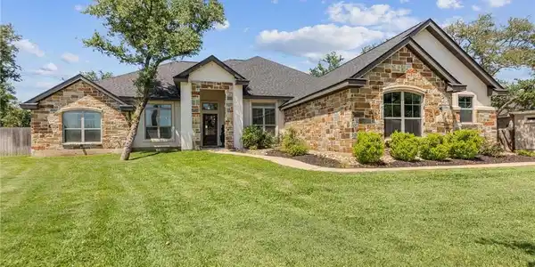 26 Riverstone Parkway