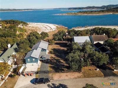 864 Lakebreeze Drive