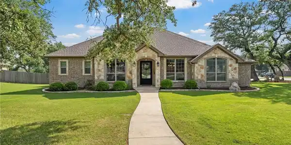 6 Salta Court