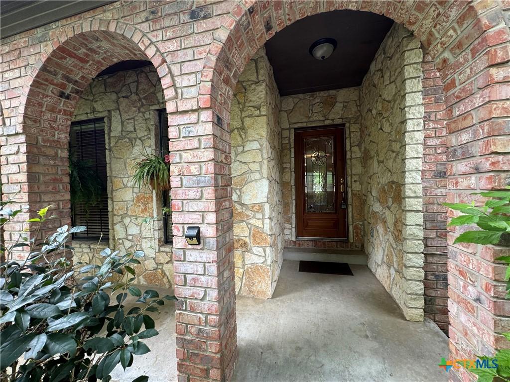 Image 4: Entrance