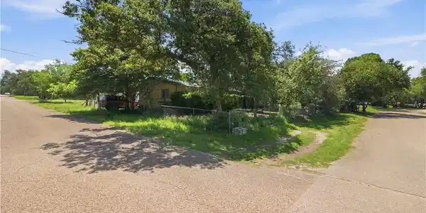 15 S Cliffwood Circle