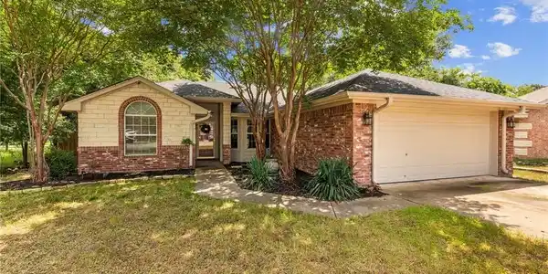 3 Bay Court