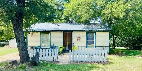 3702 Comanche Drive